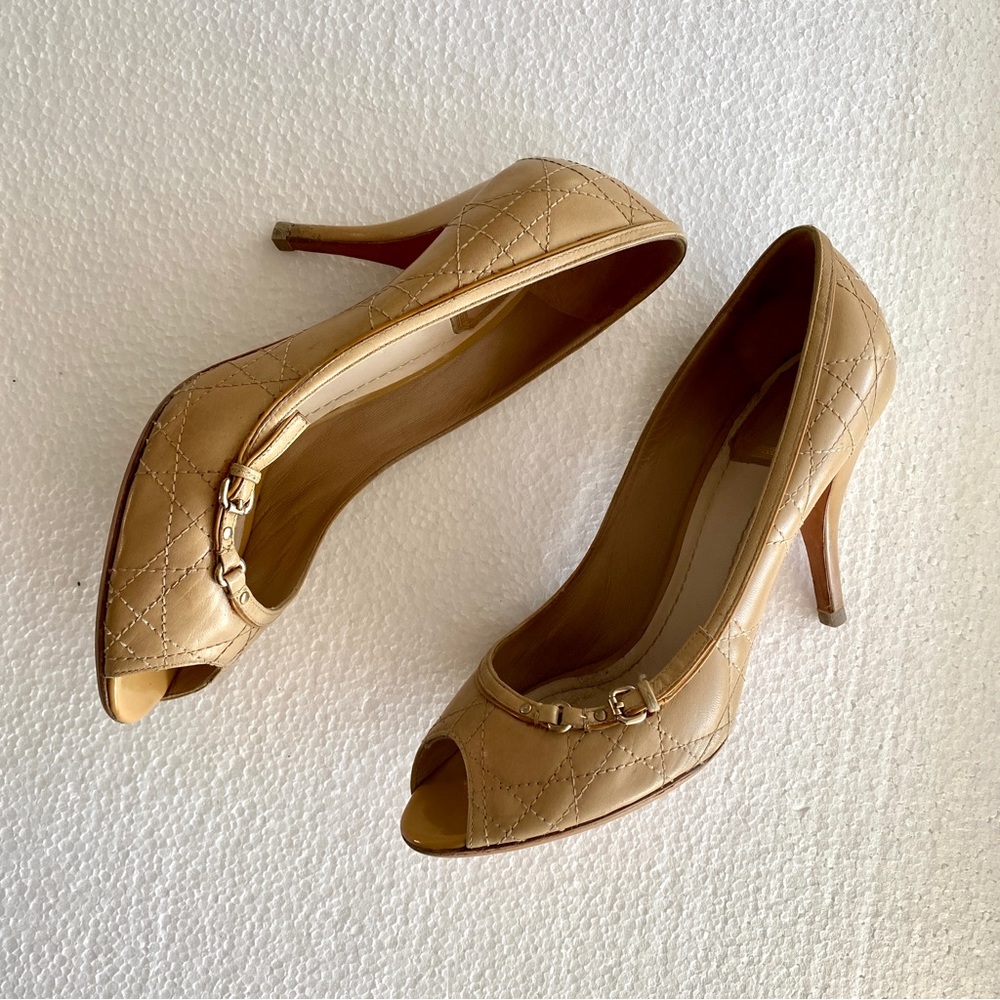 Christian Dior Nude Quilted Cannage Peep Toe Heels Pumps 💙